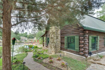 Private Hot Tub & Dock! Lakefront Log Cabin Oasis