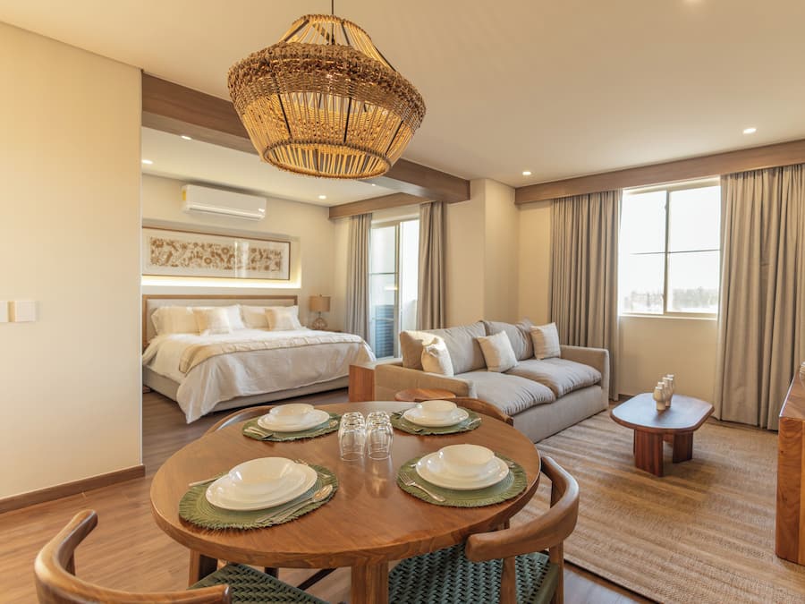 Apartment, 1 Bedroom, Balcony | Dining room