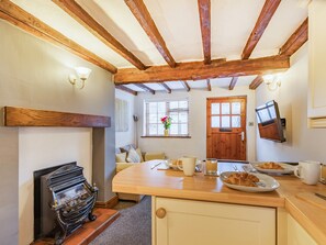 Dining - 2 bedroom accommodation in Darley Abbey, near Derby (Darley Abbey, near Derby)