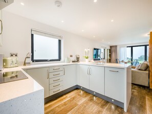 Dishwasher - Sun Seeker - UKC6842 (Bude)