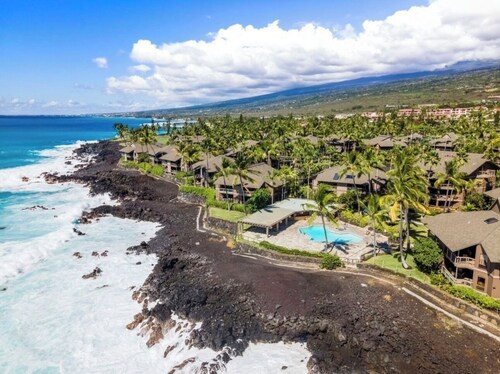 Brand NEW 2-bed LUXURY Ocean View + Resort + Pools + Golf + AC  in tranquil Kona