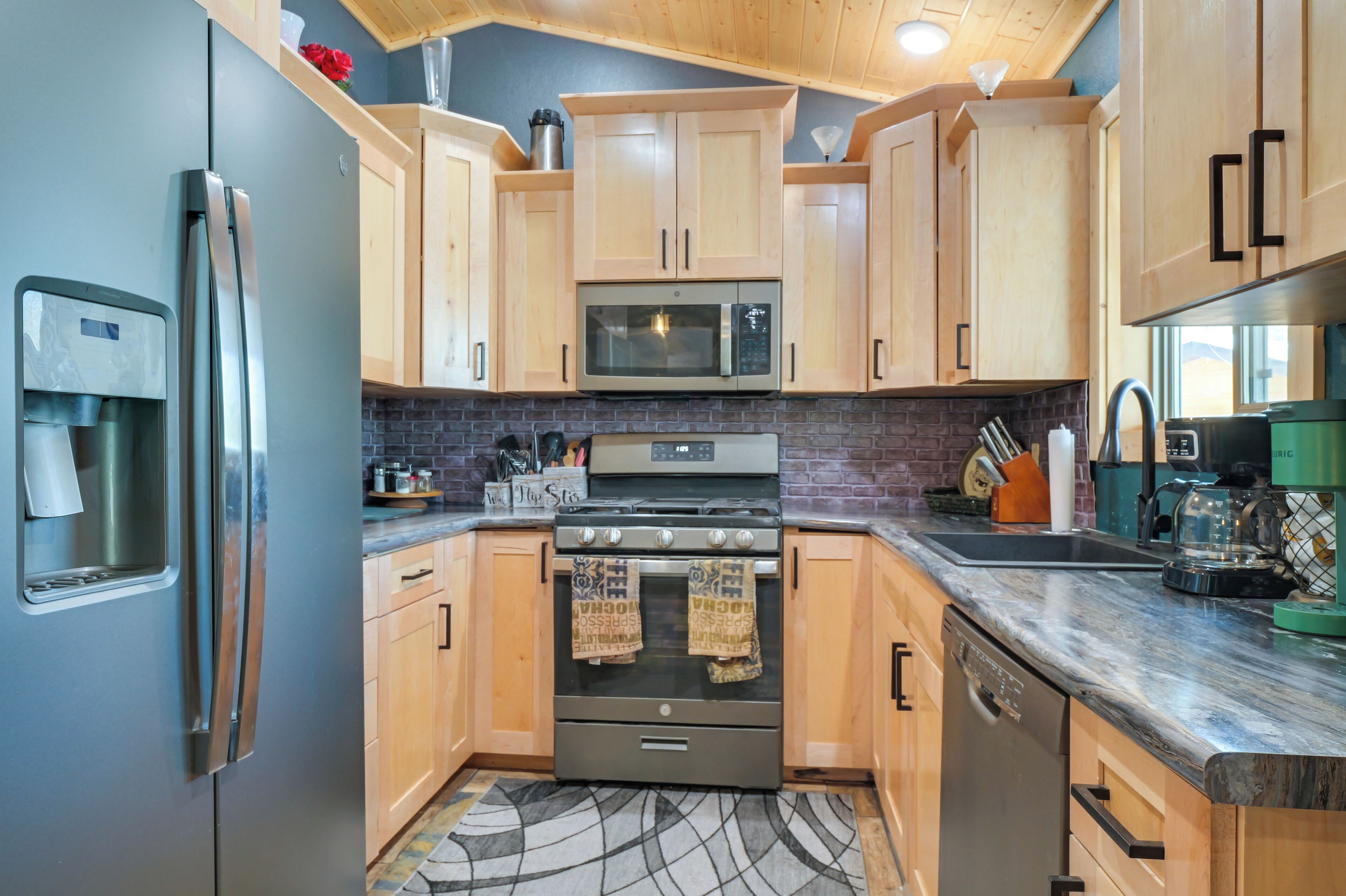 冰箱、微波炉、炉灶、洗碗机