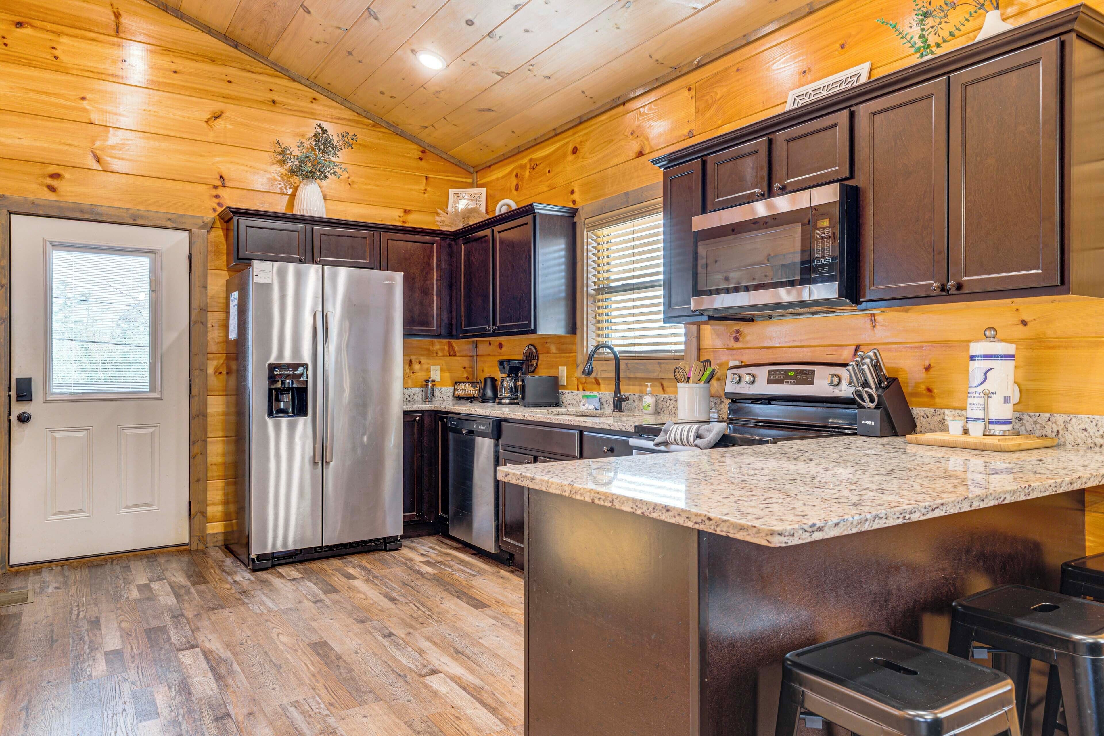 Fridge, microwave, stovetop, dishwasher