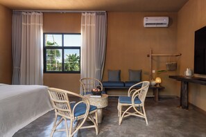 Luxury Single Room, Lanai - Peacock Valley Hot Spring VILLA Resort (China/Yunnan/Jinghong/Gasa Town)