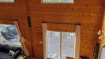 TV connectée, cheminée, jeux vidéo, lecteur de DVD