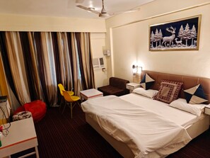 Deluxe Double Room, City View | Desk, free WiFi - Hotel Travel Inn Meerut (Meerut)