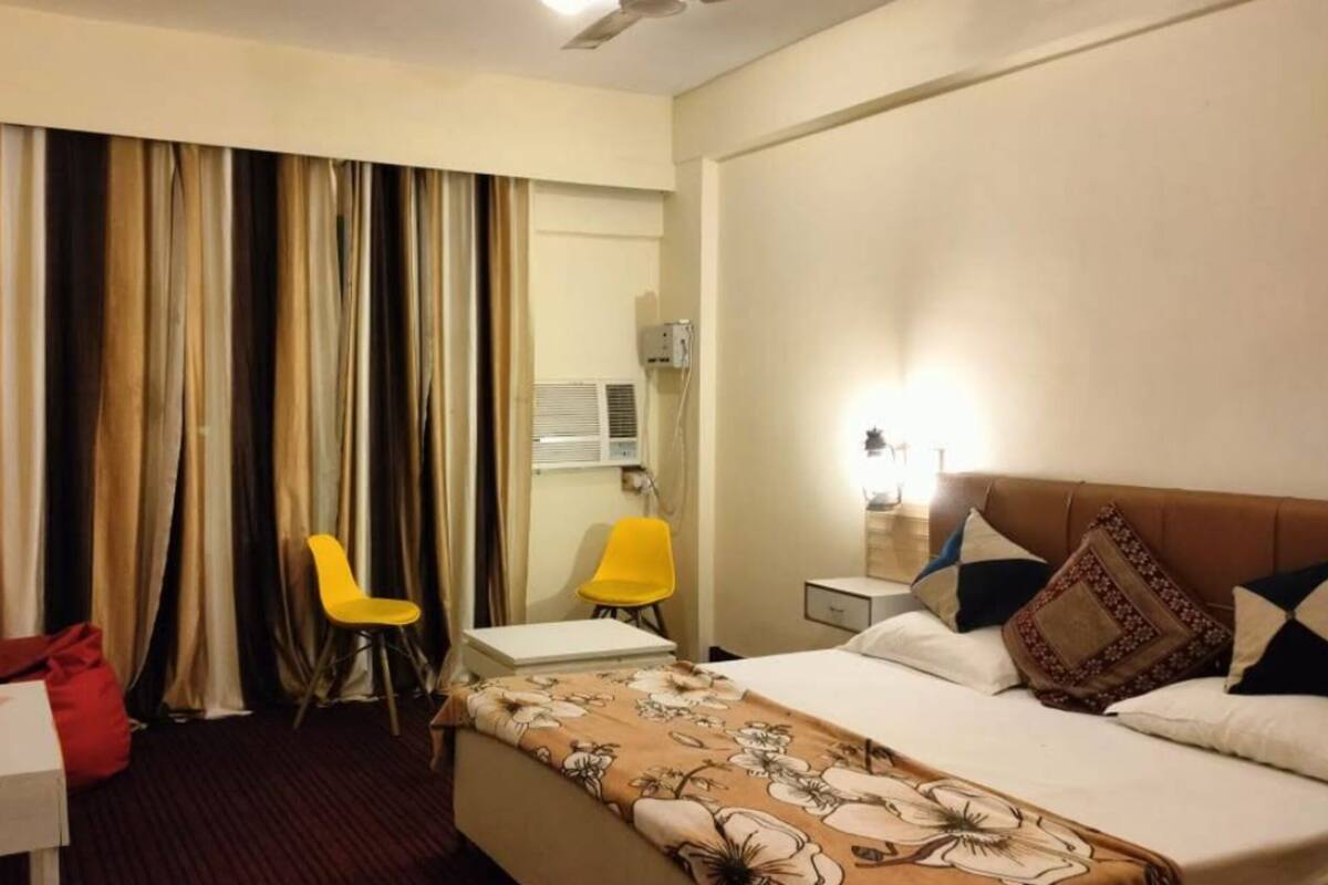 Deluxe Double Room, City View | Desk, free WiFi