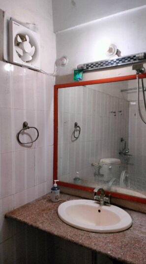 Standard Double Room, City View | Bathroom | Shower, free toiletries, towels - Hotel Travel Inn Meerut (Meerut)