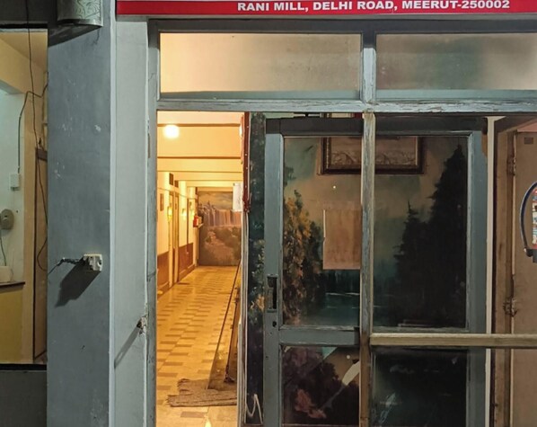 Exterior detail - Hotel Travel Inn Meerut (Meerut)