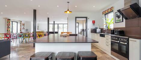 Dishwasher, highchair