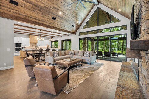 Game Room & Hot Tub! Lakefront Monkey Island Haven