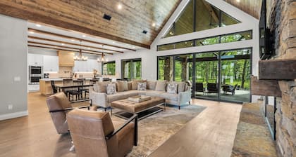 Game Room & Hot Tub! Lakefront Monkey Island Haven