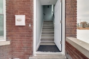 Interior - Near Midtown & Medical District! Updated Unit (Detroit)