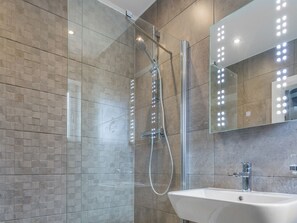 Towels - 4 bedroom accommodation in Blackwaterfoot (Blackwaterfoot)