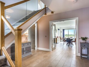 Interior - 4 bedroom accommodation in Blackwaterfoot (Blackwaterfoot)