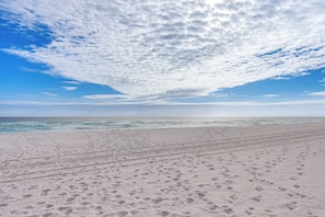 Beach nearby - Gulf-View Retreat w/ Private Beach in Destin! (Destin)