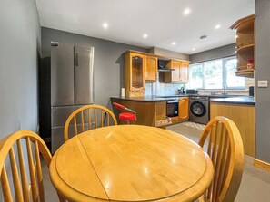 Dishwasher, high chair - 3 bedroom accommodation in Sellindge, near Ashford (Sellindge, near Ashford)