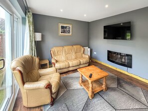 TV - 3 bedroom accommodation in Sellindge, near Ashford (Sellindge, near Ashford)