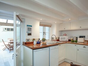 High chair - Tuckenhay, 1 Castle cottage - FCK (Bow Creek, between Dartmouth and Totnes)
