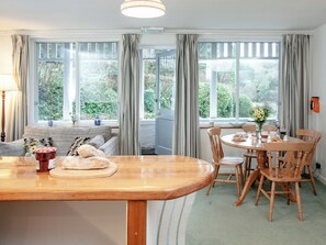 Dining - Tuckenhay, Mill Leat - FCV (Bow Creek, between Dartmouth and Totnes)