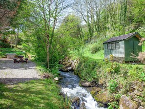 Property grounds - Tuckenhay, Papermaker's - FKE (Bow Creek, between Dartmouth and Totnes)