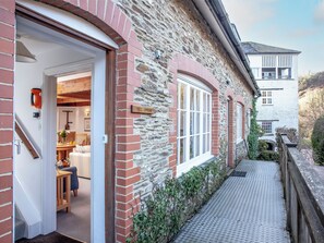 Exterior detail - Tuckenhay, Mill Spring - FMF (Bow Creek, between Dartmouth and Totnes)