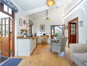 Interior - 1 bedroom accommodation in Tuckenhay (Tuckenhay)