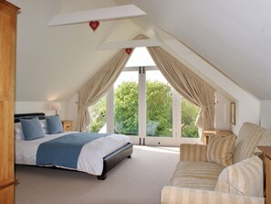 Free WiFi - 6 bedroom accommodation in West Charleton, near Kingsbridge (West Charleton, near Kingsbridge)
