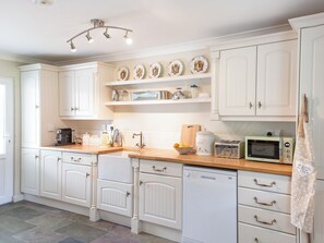 Dishwasher, high chair - 3 bedroom accommodation in Bettiscombe, near Lyme Regis (Bettiscombe, near Lyme Regis)