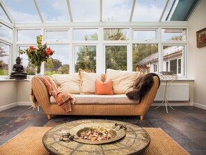 Interior - 3 bedroom accommodation in Bettiscombe, near Lyme Regis (Bettiscombe, near Lyme Regis)