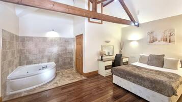 6 bedrooms, free WiFi