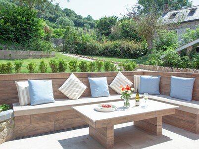 4 bedroom accommodation in Branscombe