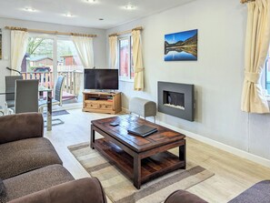 TV - Bowness Lodge 12 Fellside (Windmere)