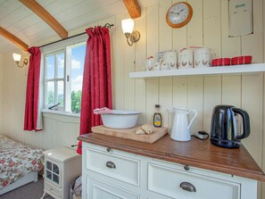 Interior - Shepherds Hut - UK44336 (Harpford, near Sidmouth)