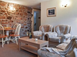 Dining - 2 bedroom accommodation in Liskeard (Liskeard)