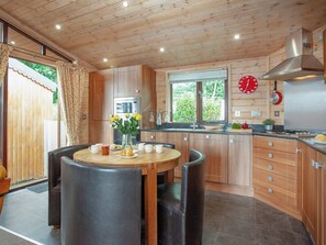 Dishwasher, high chair - 2 bedroom accommodation in Harpford, near Sidmouth (Harpford, near Sidmouth)