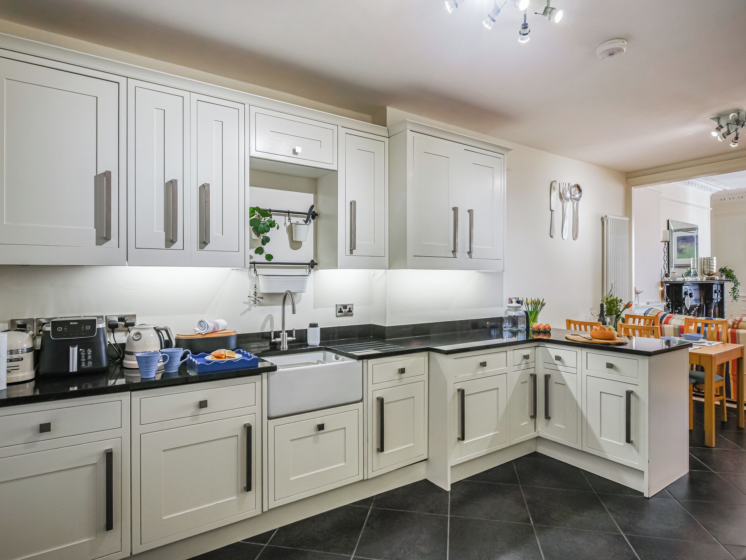 Dishwasher, highchair