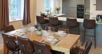 Spacious, beautifully finished home with private hot tub and countryside views.