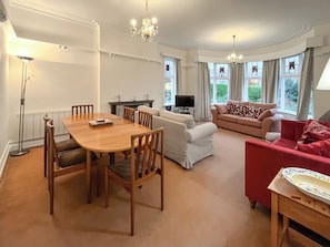 TV - 2 bedroom accommodation in Colwyn Bay (Colwyn Bay)