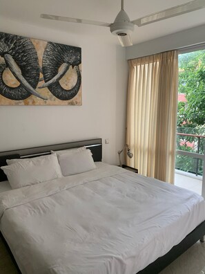 アイロン / アイロン台、WiFi、ベッドシーツ