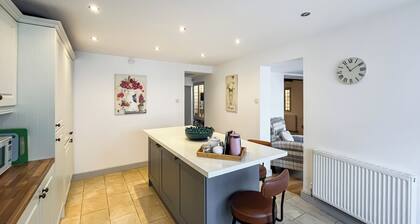 4 bedroom accommodation in Beaumaris