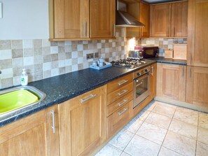 Dishwasher - 2 bedroom accommodation in Brixham (Brixham)