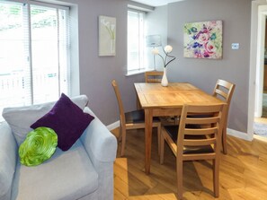 Dining - 2 bedroom accommodation in Brixham (Brixham)