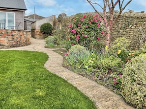 Property grounds - 3 bedroom accommodation in Winsham, near Chard (Winsham, near Chard)
