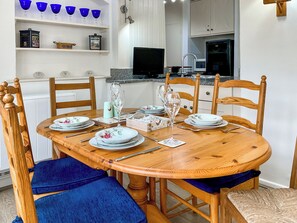 Dining - 3 bedroom accommodation in Ibberton, near Blandford Forum (Ibberton, near Blandford Forum)