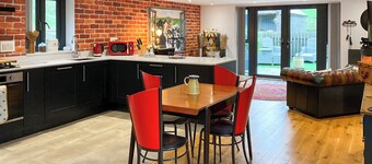 Carreg Gwenlais Barn