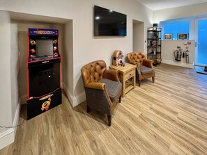 Game room - Blairmains Farmhouse (Stirling)