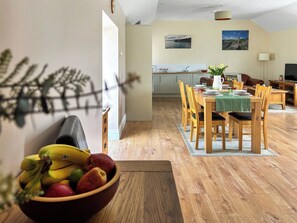 Dining - 2 bedroom accommodation in Boncath (Boncath)