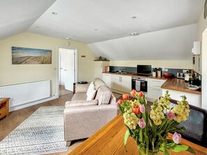 TV - The Hayloft - UK51125 (Boncath)