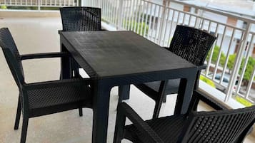 Apartment, 3 Bedrooms, Balcony, Mountain View | Balcony
